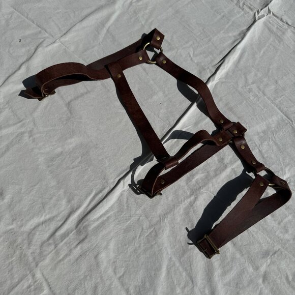 Single Thigh Leg Leather Belt Harness Holster Tarnished Metal - Picture 2 of 9